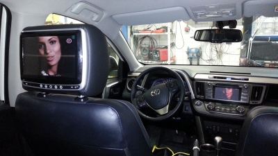TOYOTA RAV4 