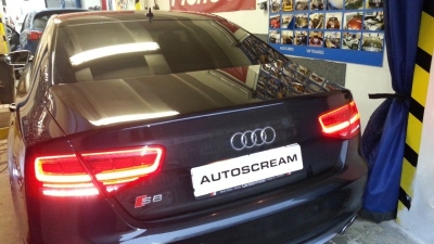 AUDI S8